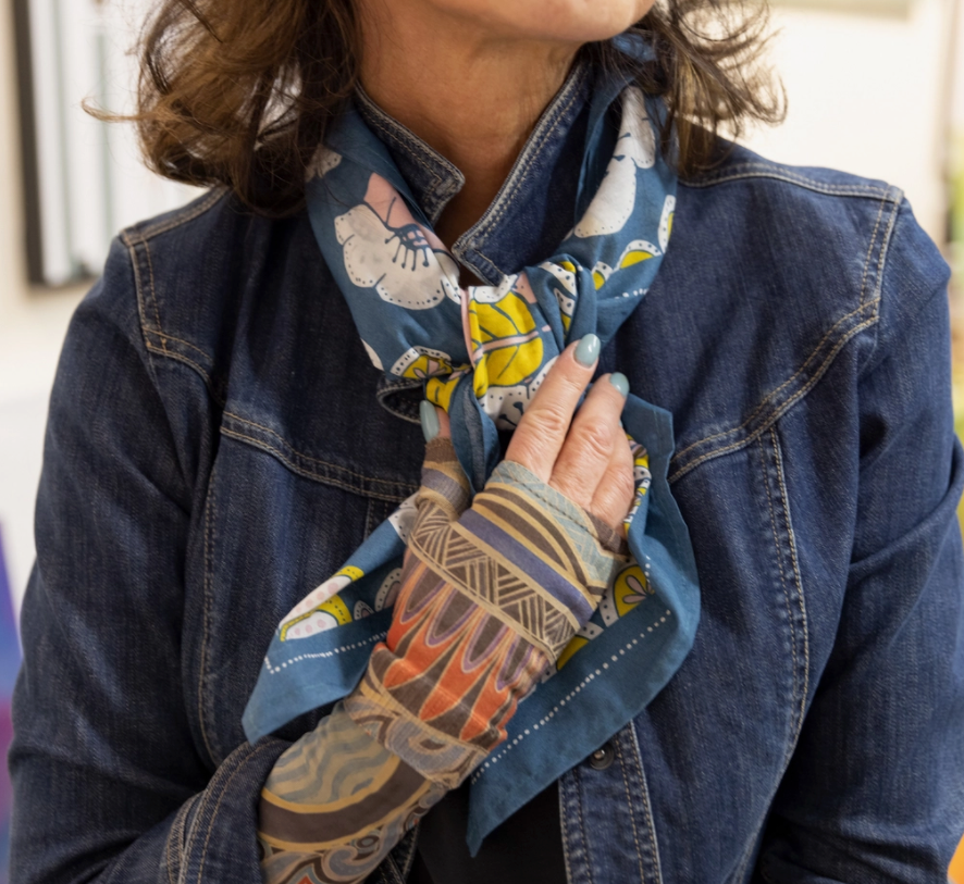 34" Evangeline Bandana 083 - Blue