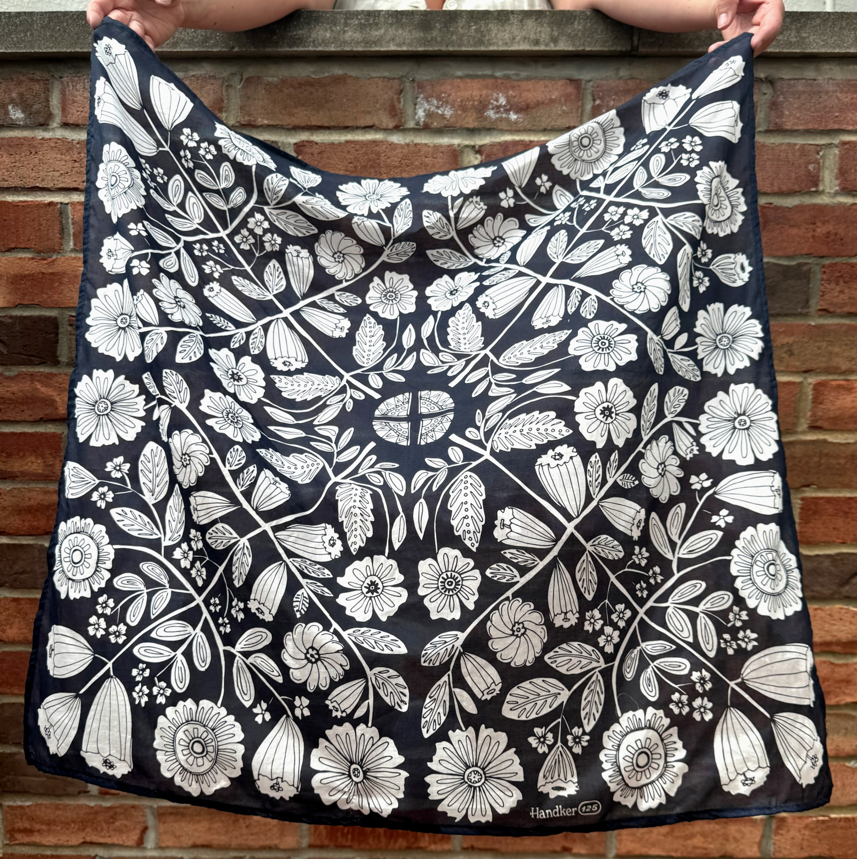 34" Fiona Bandana 125