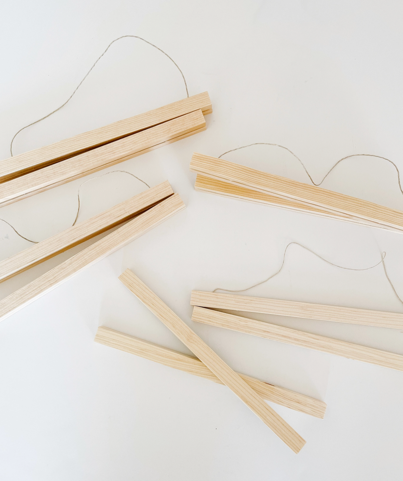 Minimalistic Wooden Magnetic Picture Hanger