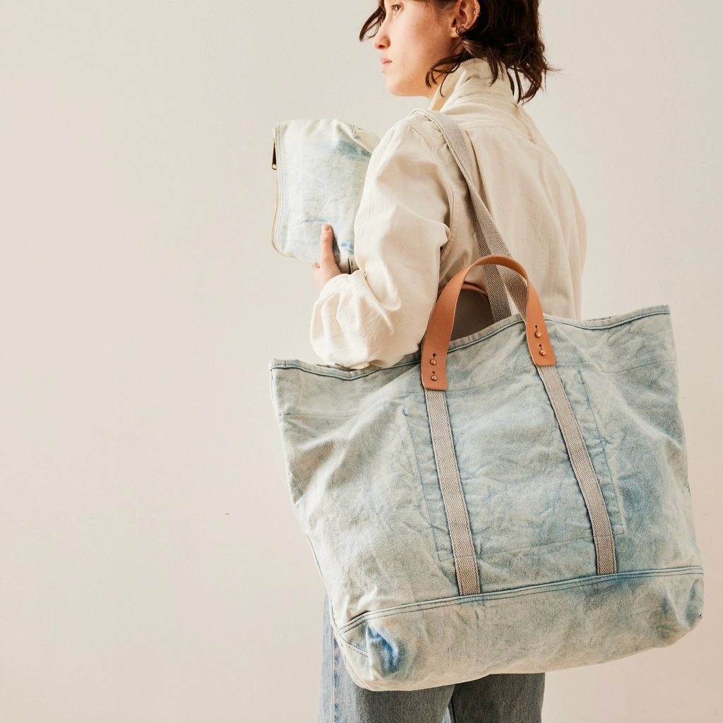 Large East West Tote