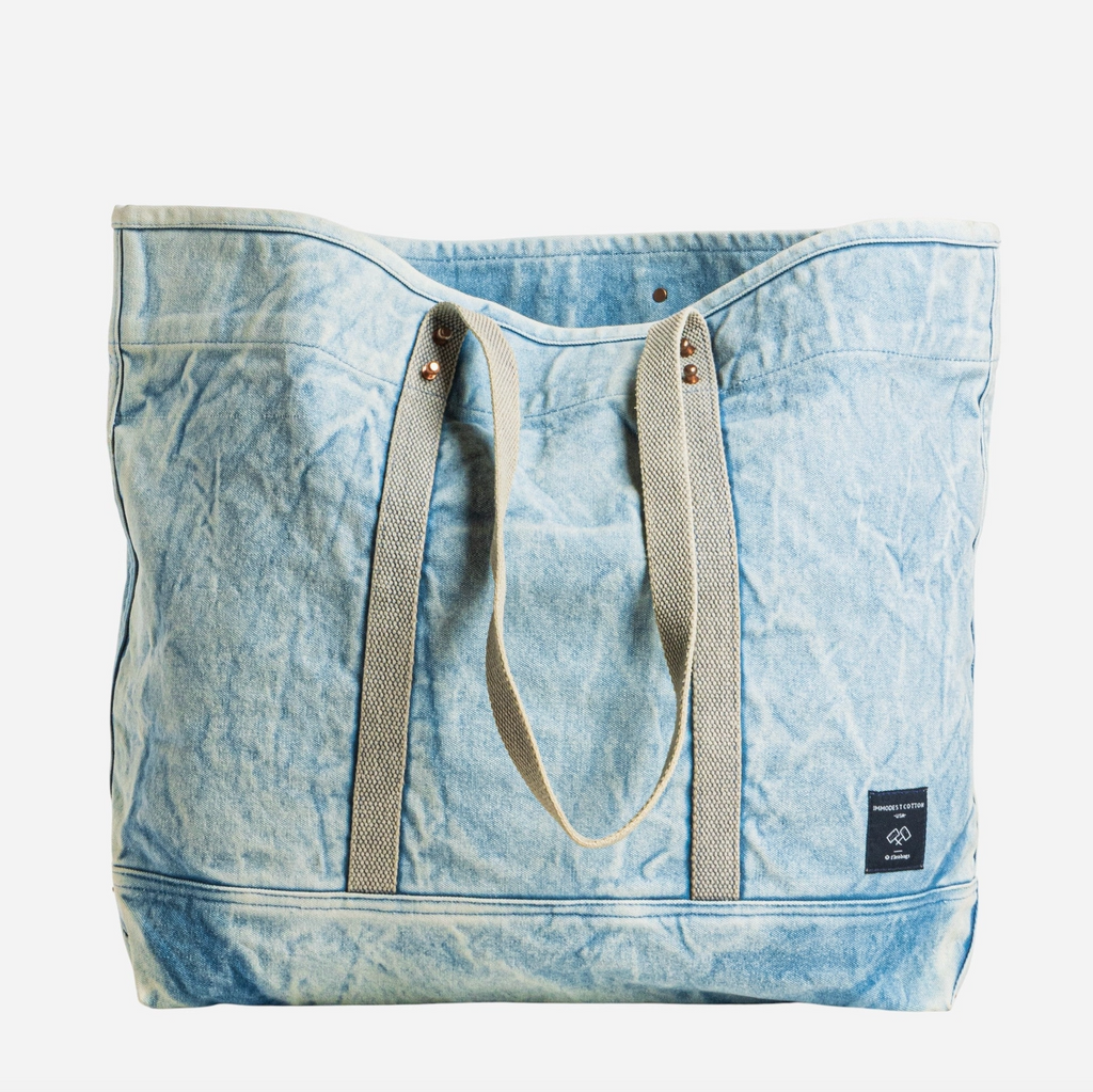 Large East West Tote