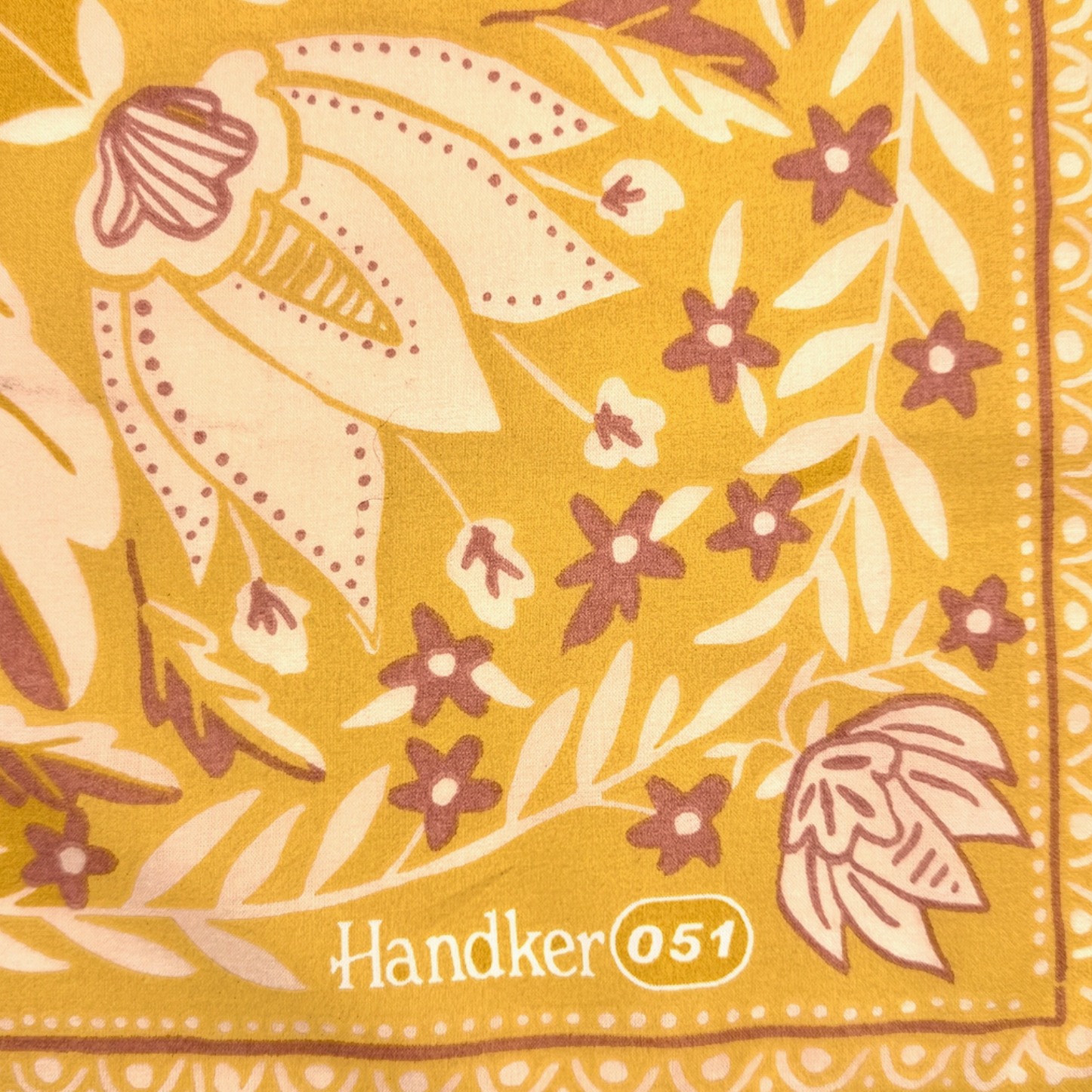 22" Antonia Bandana 051