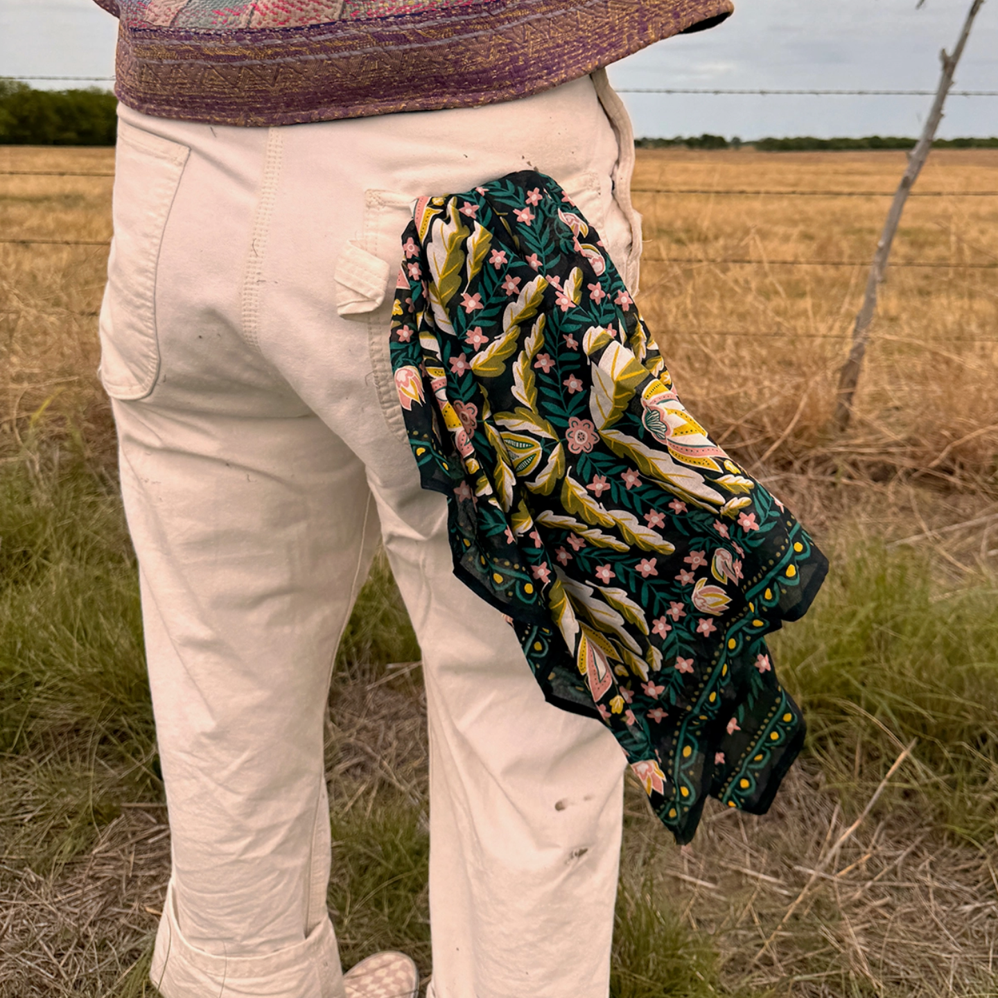 34" Betty Bandana 056