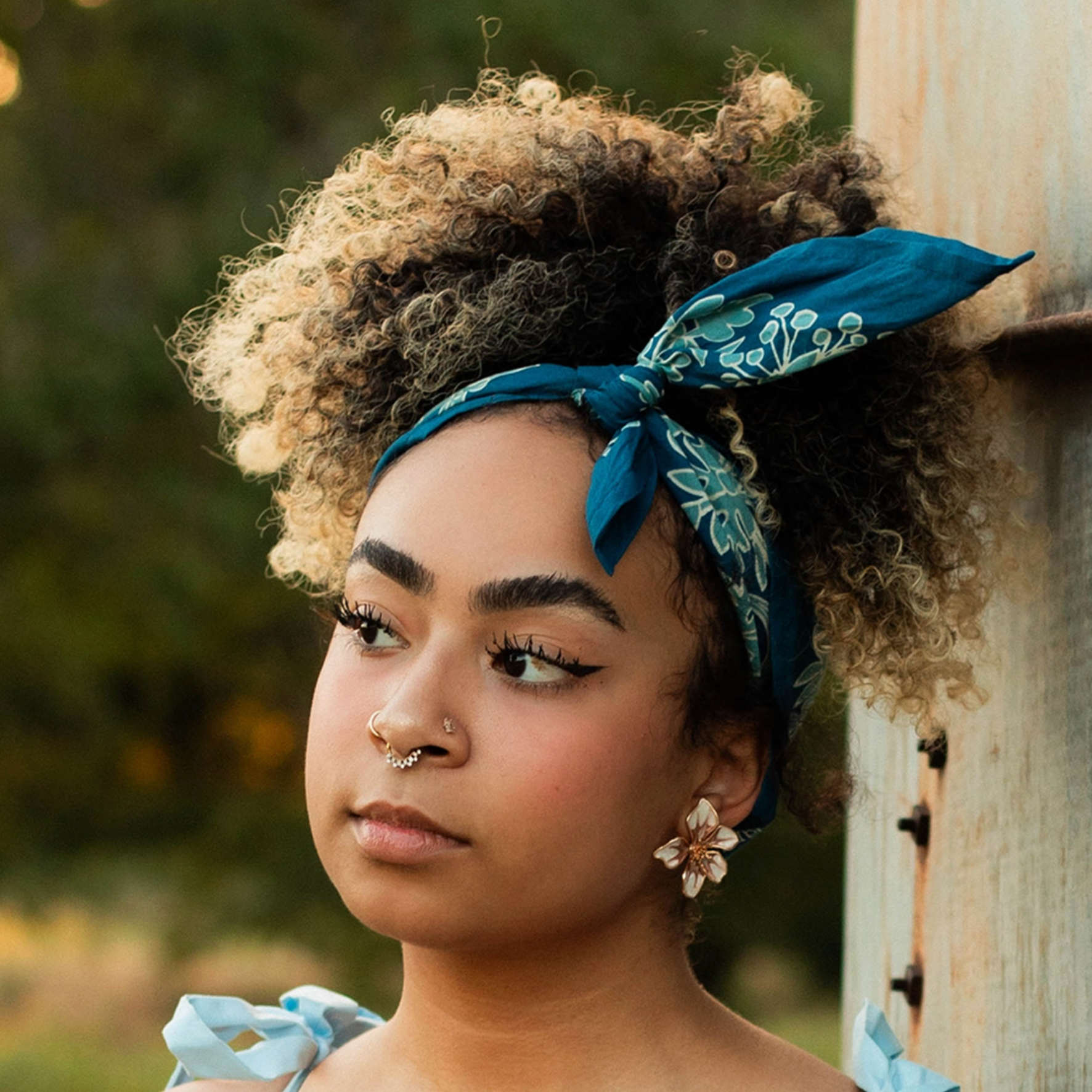 22" Maggie Bandana 157