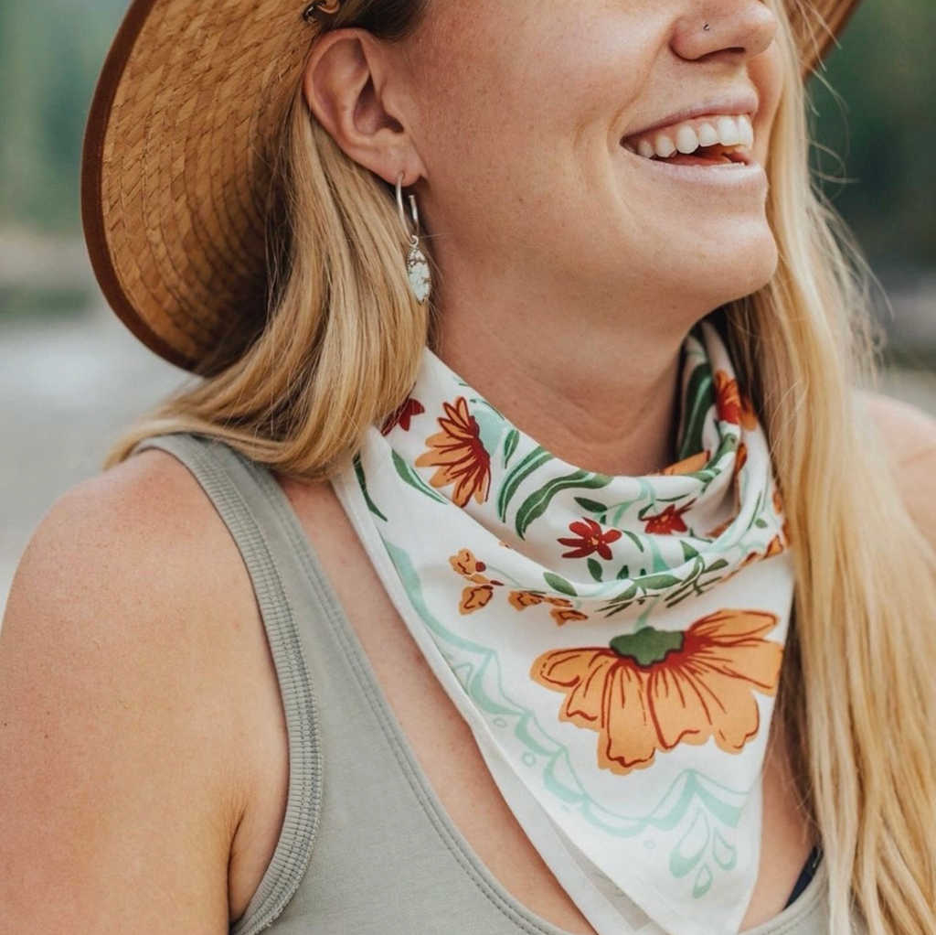 22" Flora Bandana 031