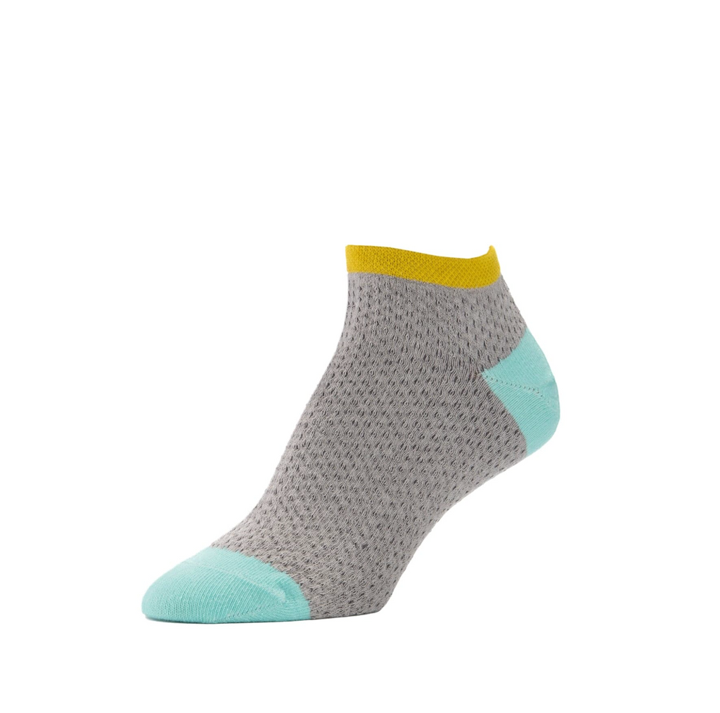 Pintuck Textured Anklet Socks
