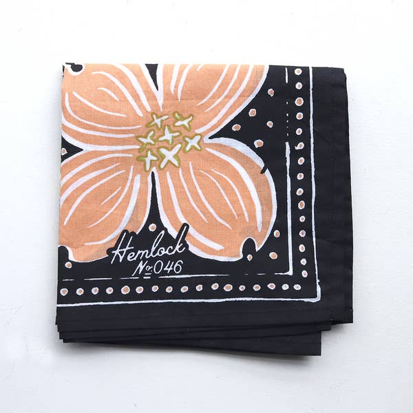 22" Amy Bandana 046