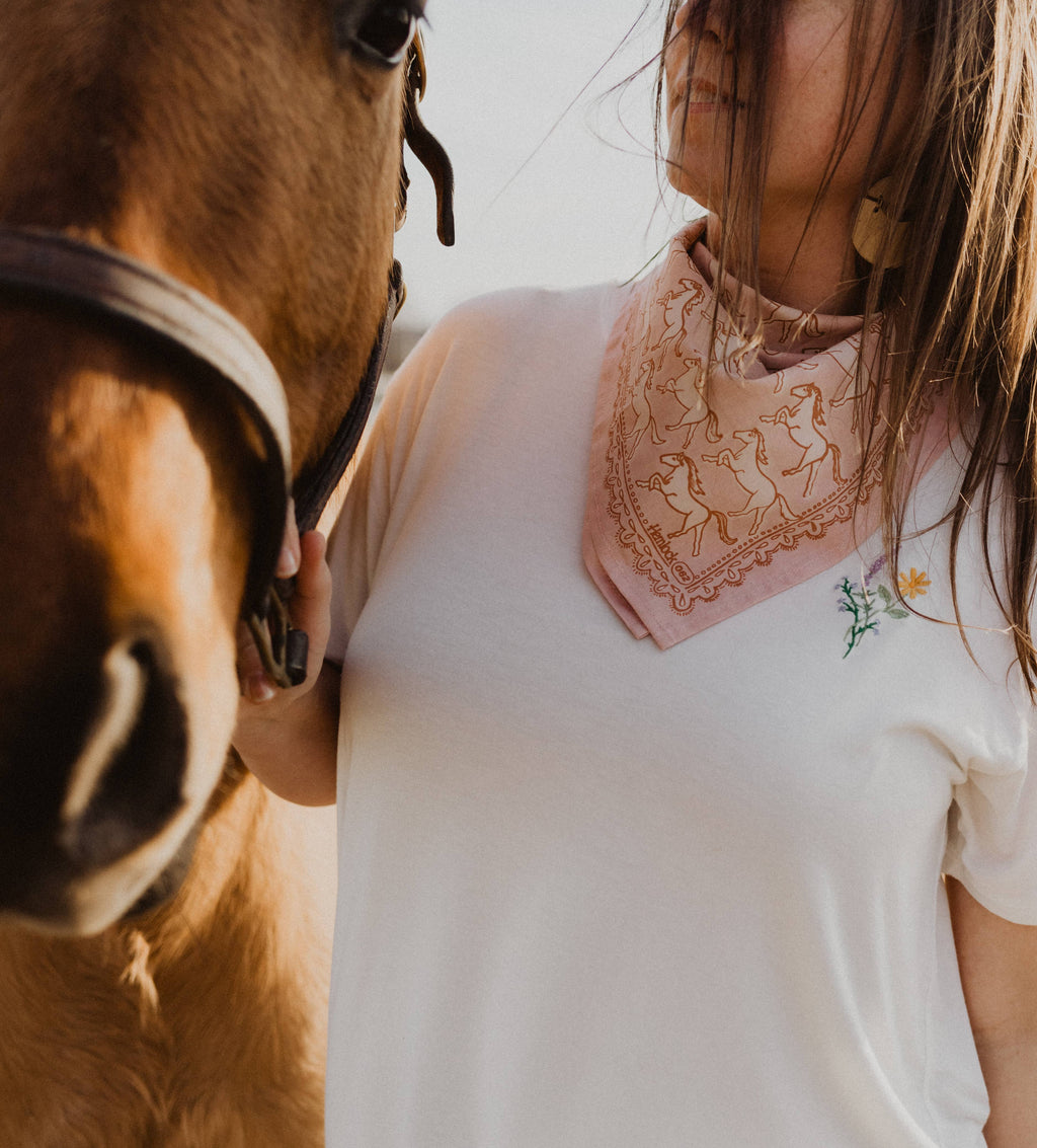 22" Horses Bandana 062
